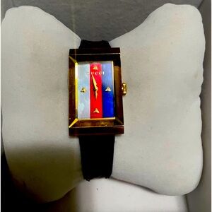 Authentic Gucci G-Frame with snakeskin band Gold Bee Logos. No box